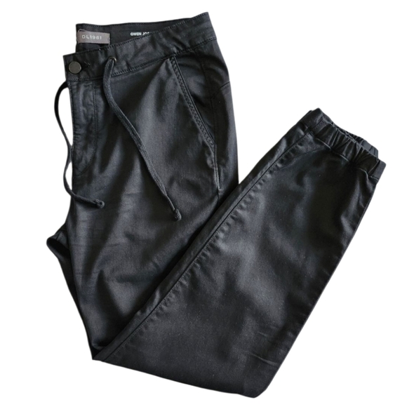 DL1961 Gwen Jogger In Black - Picture 1 of 6